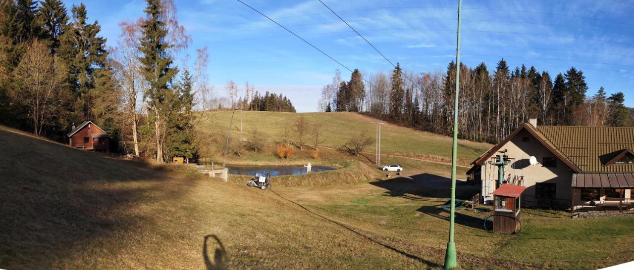 Srub Na Svahu Sjezdovky V Radvanicich Villa Radvanice  Exterior foto