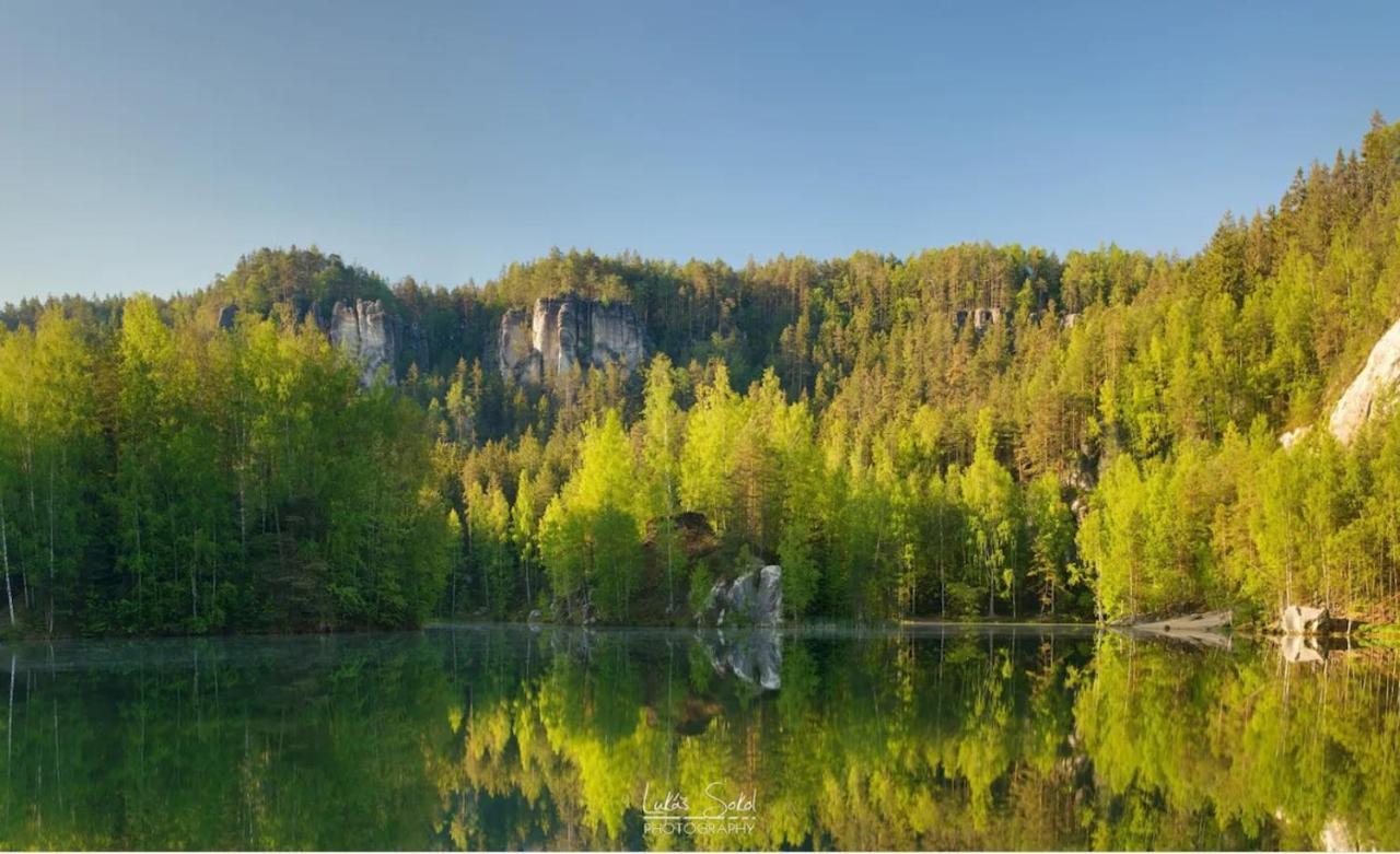 Srub Na Svahu Sjezdovky V Radvanicich Villa Radvanice  Exterior foto