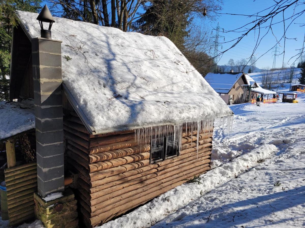 Srub Na Svahu Sjezdovky V Radvanicich Villa Radvanice  Exterior foto