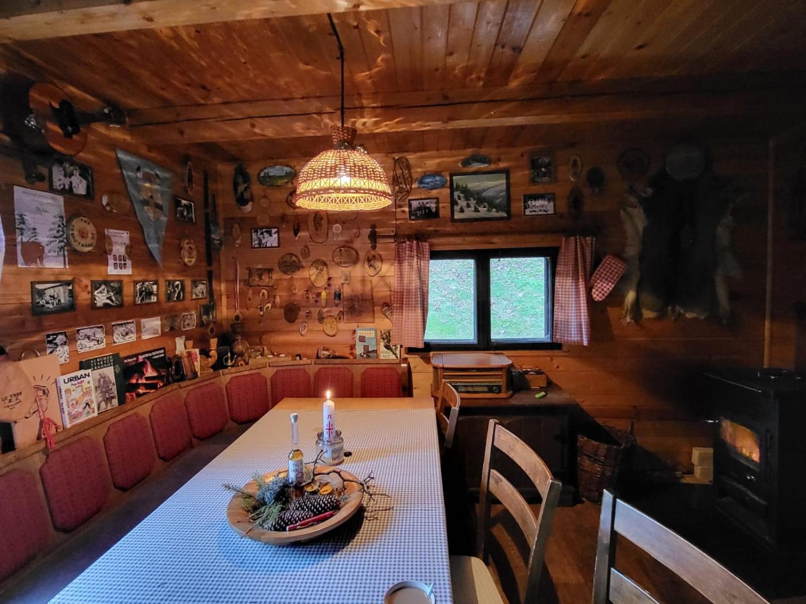 Srub Na Svahu Sjezdovky V Radvanicich Radvanice  Exterior foto